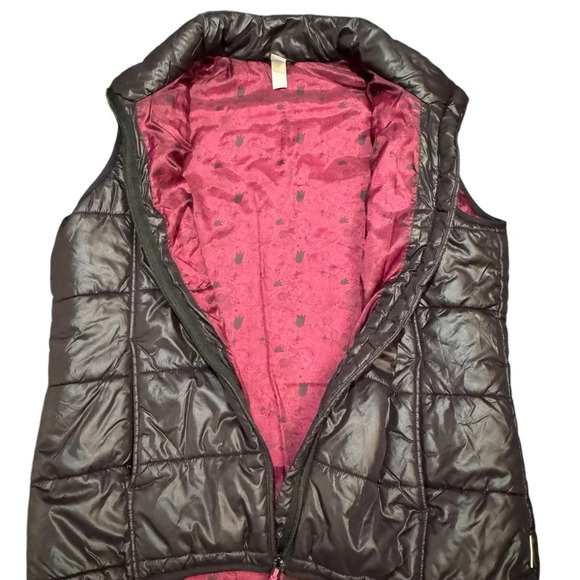 QUECHUA Men's L Black Vest Zip Pockets Hiking Outdoor Gorpcore Accent Lining - Picture 4 of 10